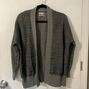 💰Urban Outfitters dark gray knit cotton blend sweater cardigan oversized medium